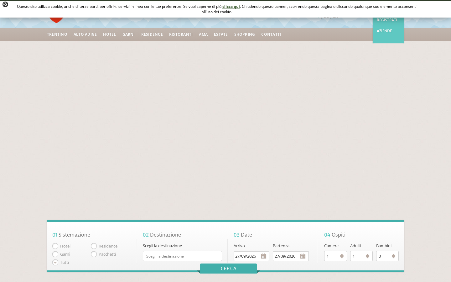 Public homepage with language switch, destination menu and four-step accommodation search